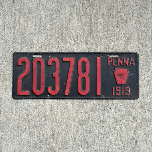 Photo of a 1919 Pennsylvania License Plate Auto Tag Garage Decor Vintage 203781 with original patina