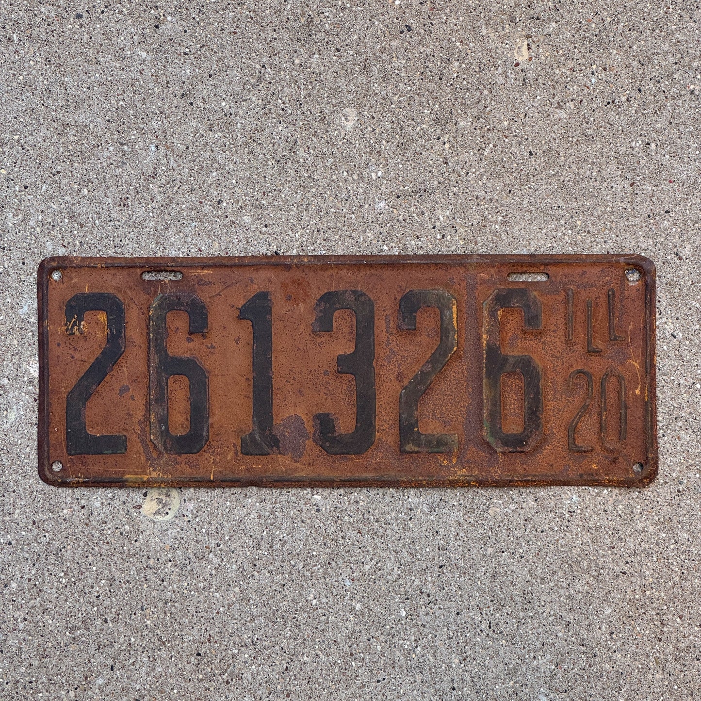 Photo of a 1920 Illinois License Plate Auto Tag Garage Decor Vintage 261326 with original patina