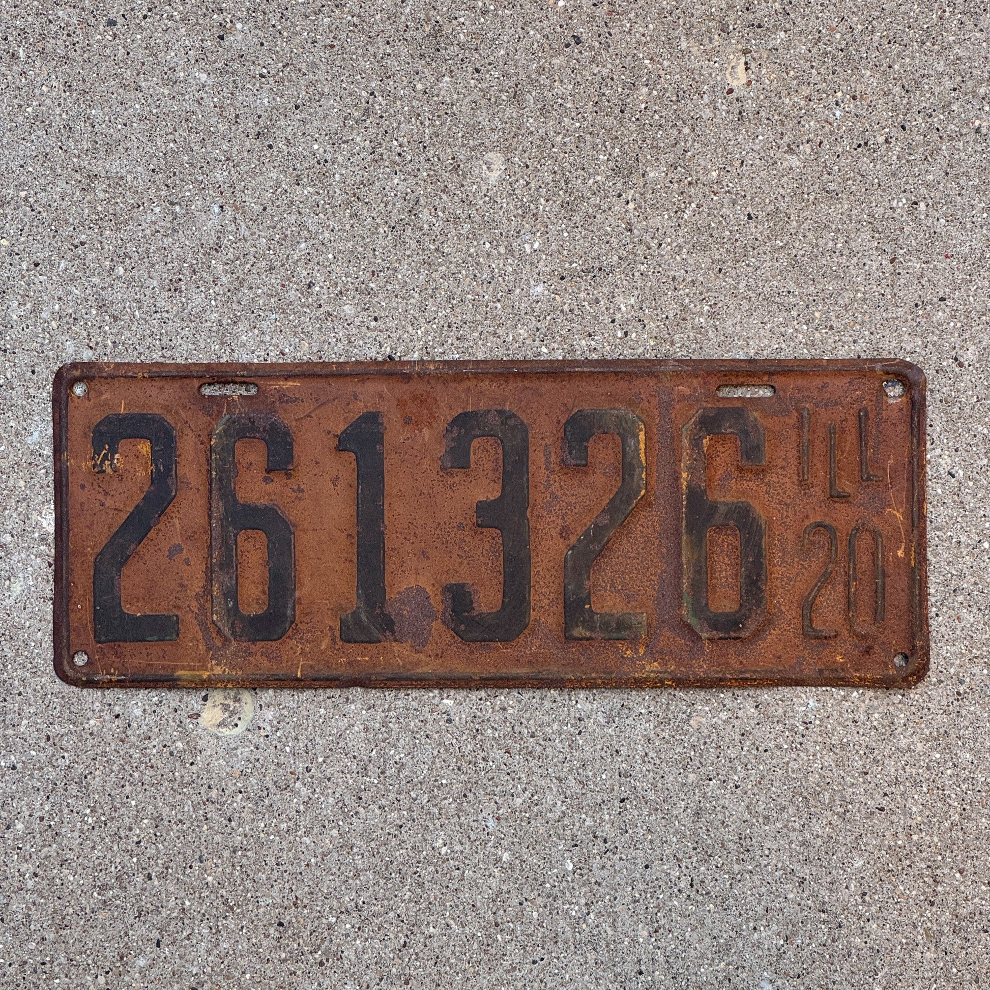 Photo of a 1920 Illinois License Plate Auto Tag Garage Decor Vintage 261326 with original patina