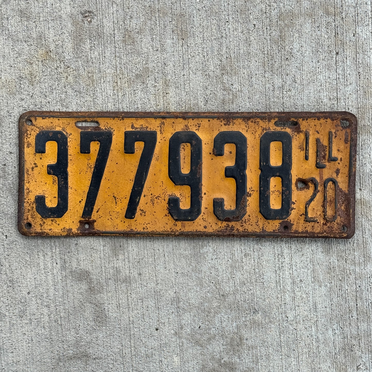 Photo of a 1920 Illinois License Plate Auto Tag Garage Decor Vintage 377938 with original patina