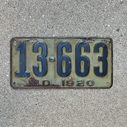 Photo of a 1920 Missouri License Plate Auto Tag Garage Decor Vintage 13 663
