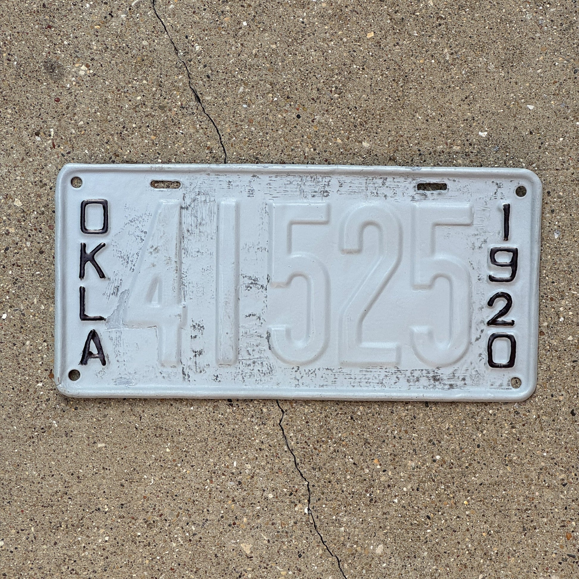 Photo of a 1920 Oklahoma License Plate Auto Tag Garage Decor Vintage 41525