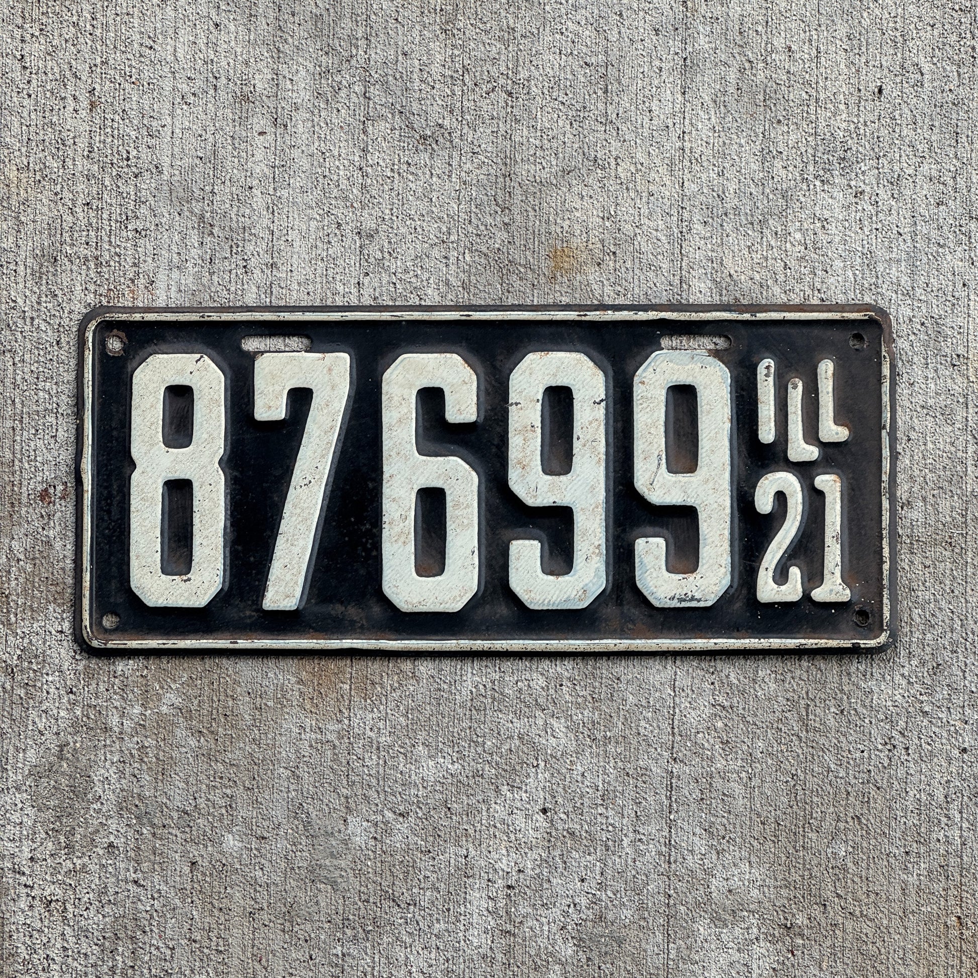 Photo of a 1921 Illinois License Plate Auto Tag Garage Decor Vintage 87699 with original patina