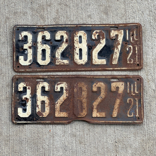 Photo of a 1921 Illinois License Plate Pair Auto Tag Garage Decor Vintage 362827 with original patina