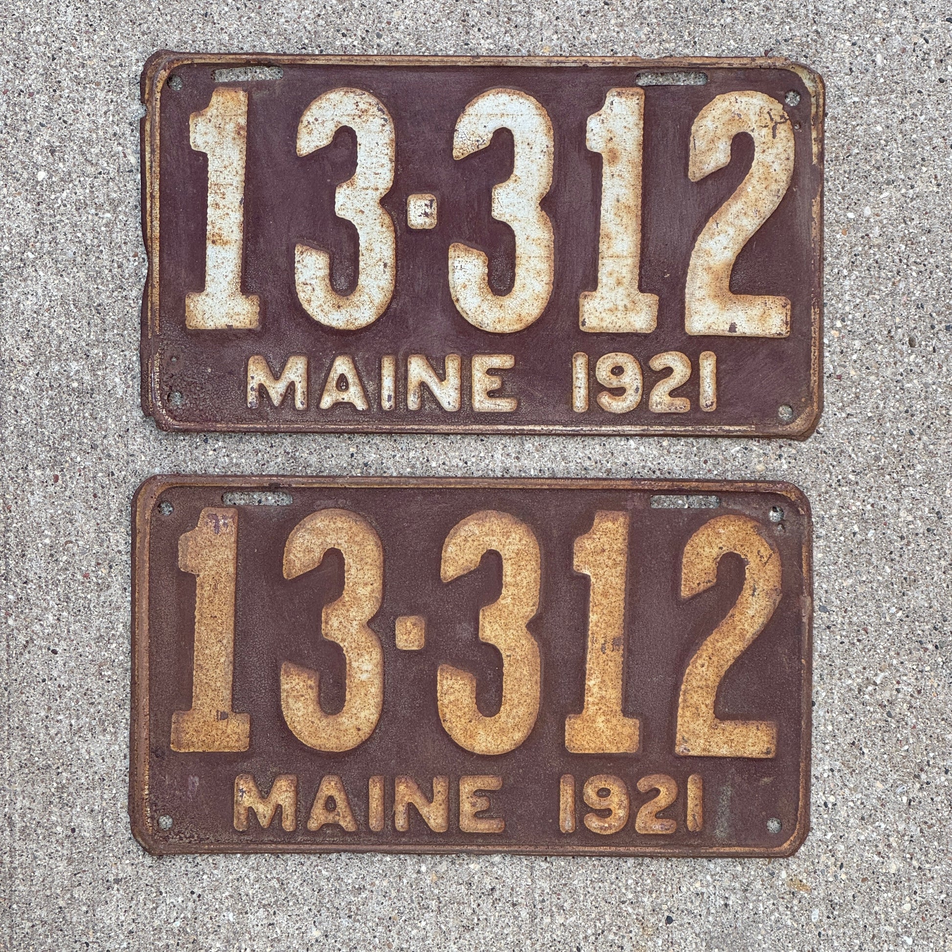 Photo of a 1921 Maine License Plate Pair Auto Tag Garage Decor Vintage 13312