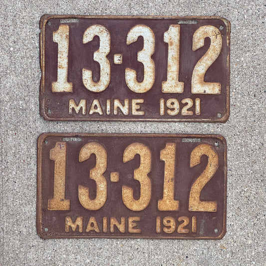 Photo of a 1921 Maine License Plate Pair Auto Tag Garage Decor Vintage 13312