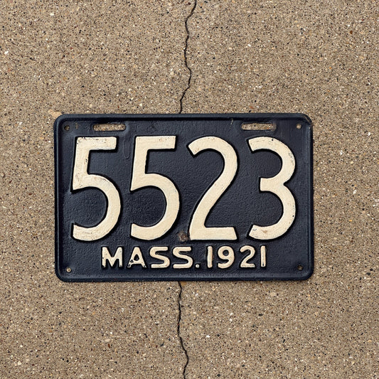 Photo of a 1921 Massachusetts License Plate Auto Tag Garage Decor Vintage 5523