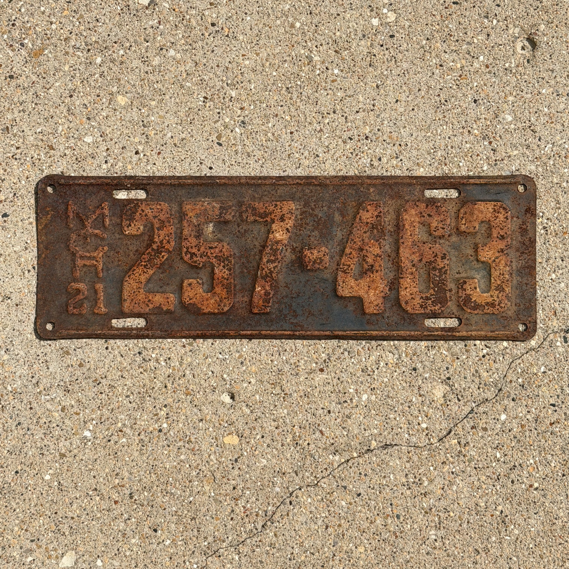 Photo of a 1921 Michigan License Plate Auto Tag Garage Decor Vintage 257 463 with original patina