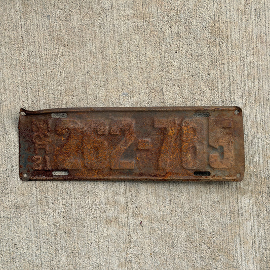 Photo of a 1921 Michigan License Plate Auto Tag Garage Decor Vintage 262 785 with original patina