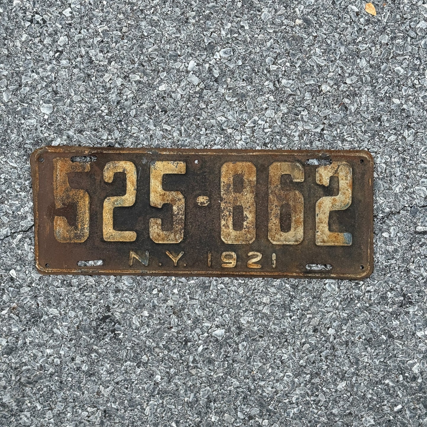 Photo of a 1921 New York License Plate Auto Tag Garage Decor Vintage 252 862