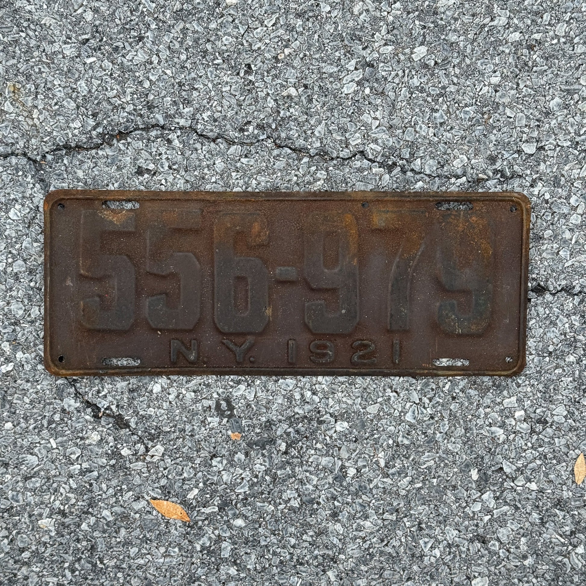 Photo of a 1921 New York License Plate Auto Tag Garage Decor Vintage 556 979