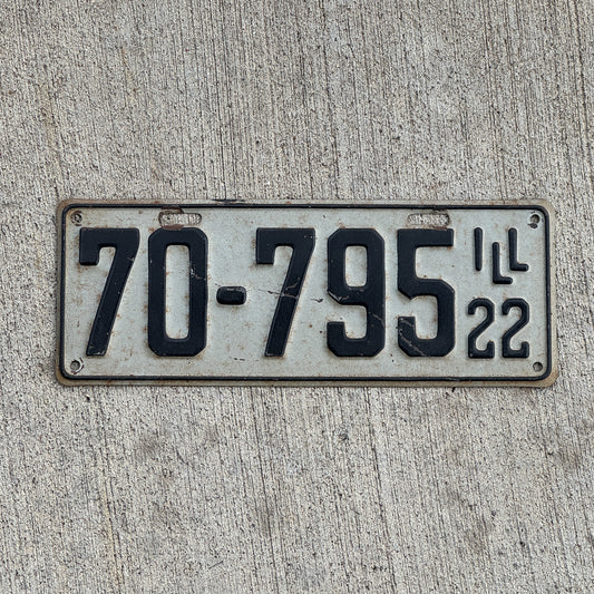 Photo of a 1922 Illinois License Plate Auto Tag Garage Decor Vintage 70 795 with original patina