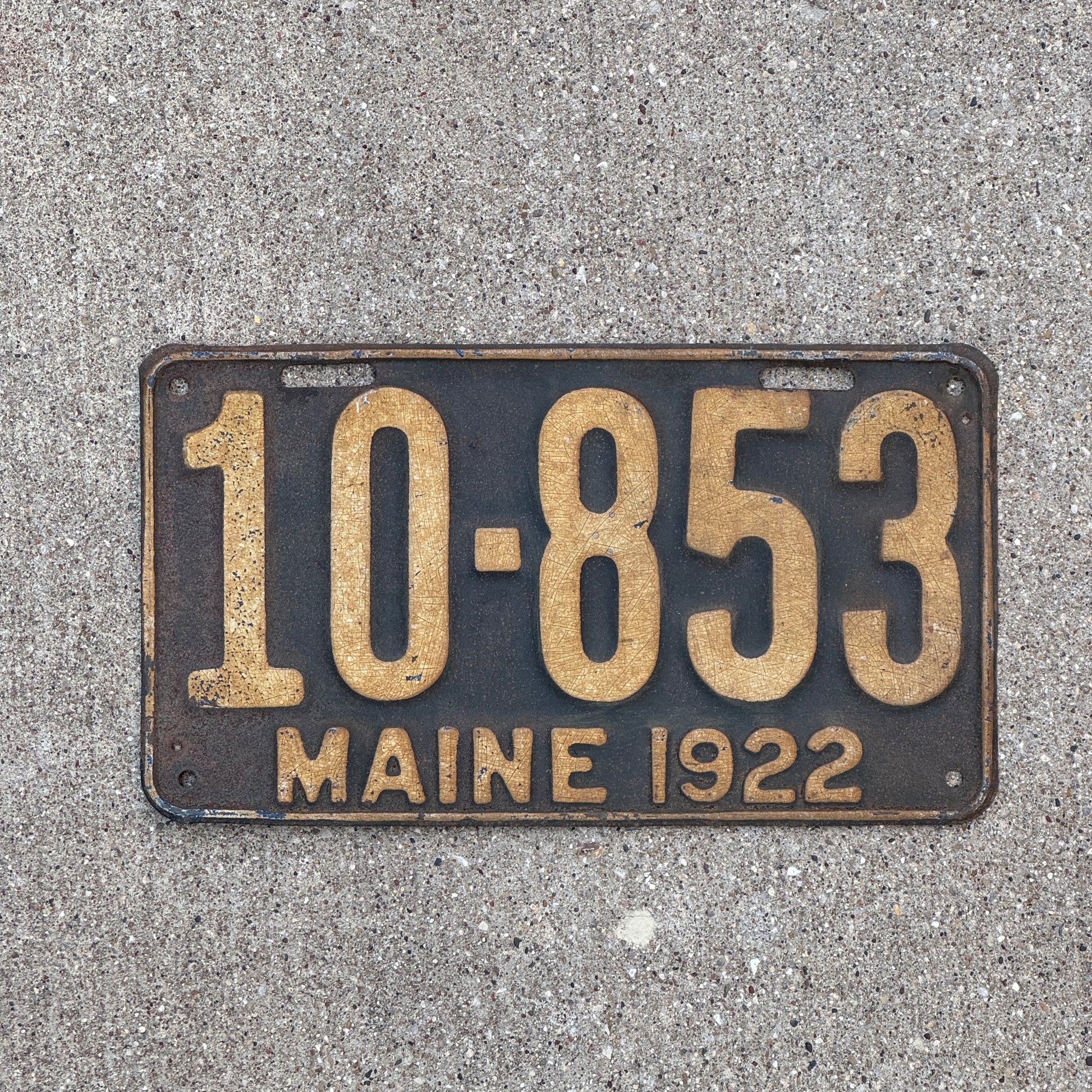 Photo of a 1922 Maine License Plate Auto Tag Garage Decor Vintage 10 853