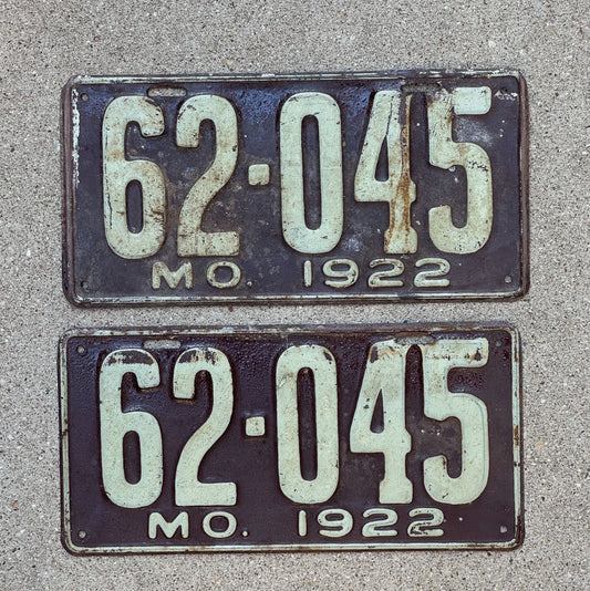 Photo of a 1922 Missouri License Plate Pair Auto Tag Garage Decor Vintage 62 045 with original patina