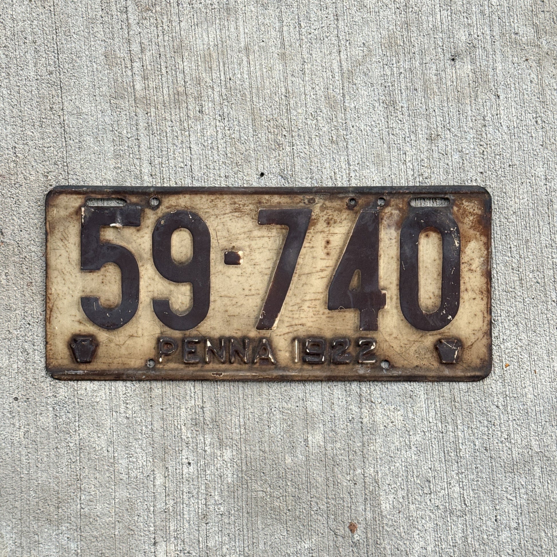 Photo of a 1922 Pennsylvania License Plate Auto Tag Garage Decor Vintage 59 740 with original patina