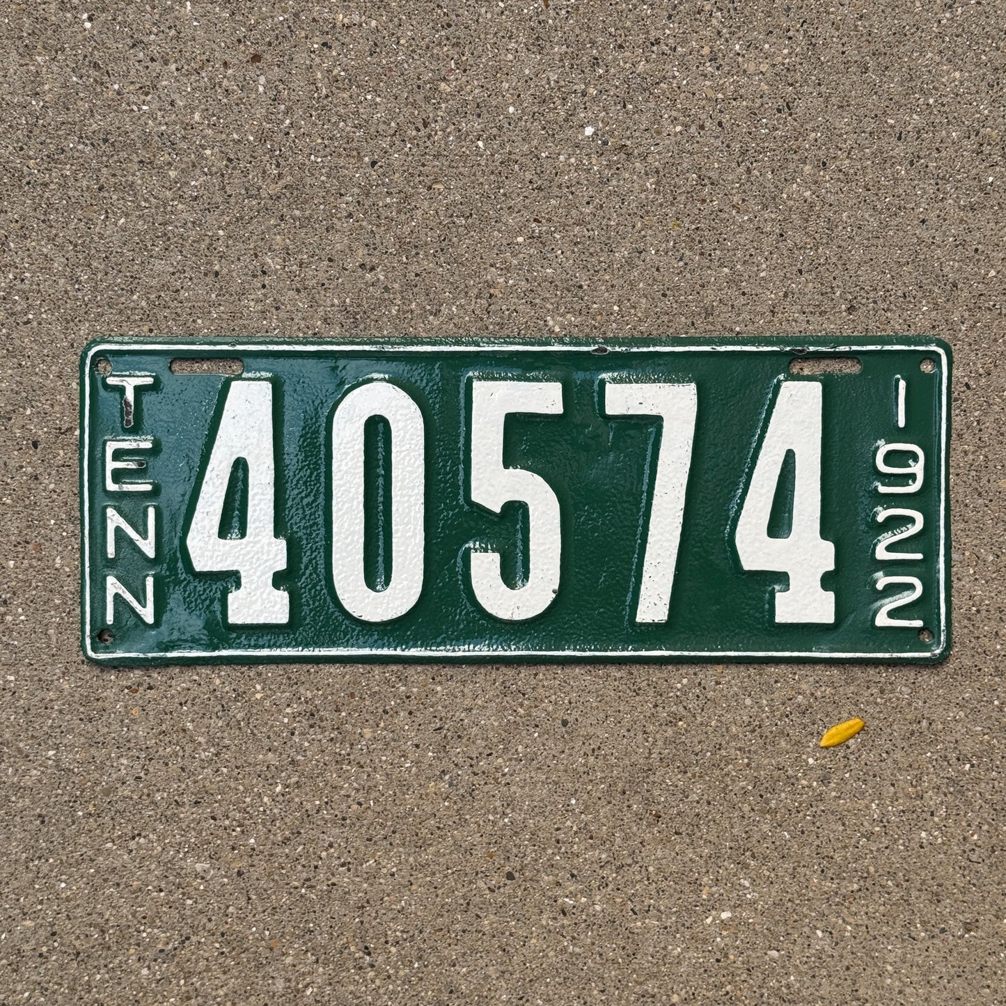 Photo of a 1922 Tennessee License Plate Auto Tag Garage Decor Vintage 40574