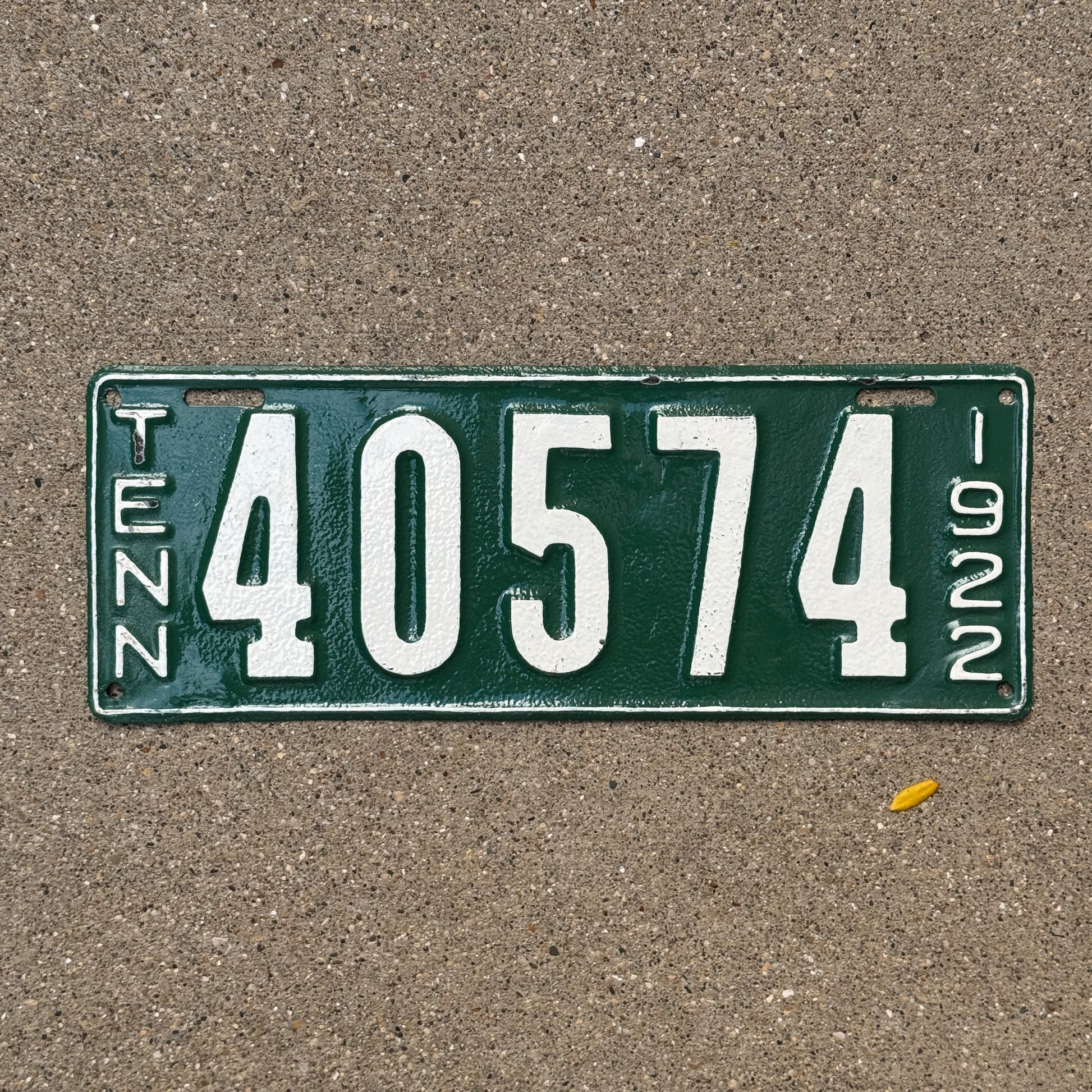 Photo of a 1922 Tennessee License Plate Auto Tag Garage Decor Vintage 40574