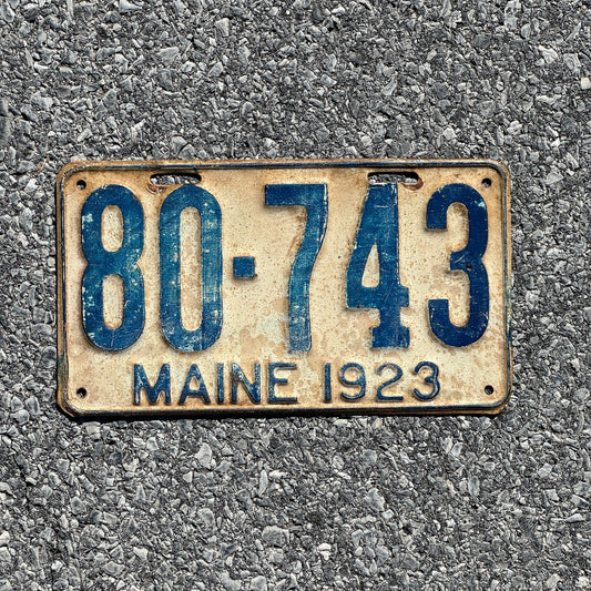 Photo of a 1923 Maine License Plate Auto Tag Garage Decor Vintage 80 743