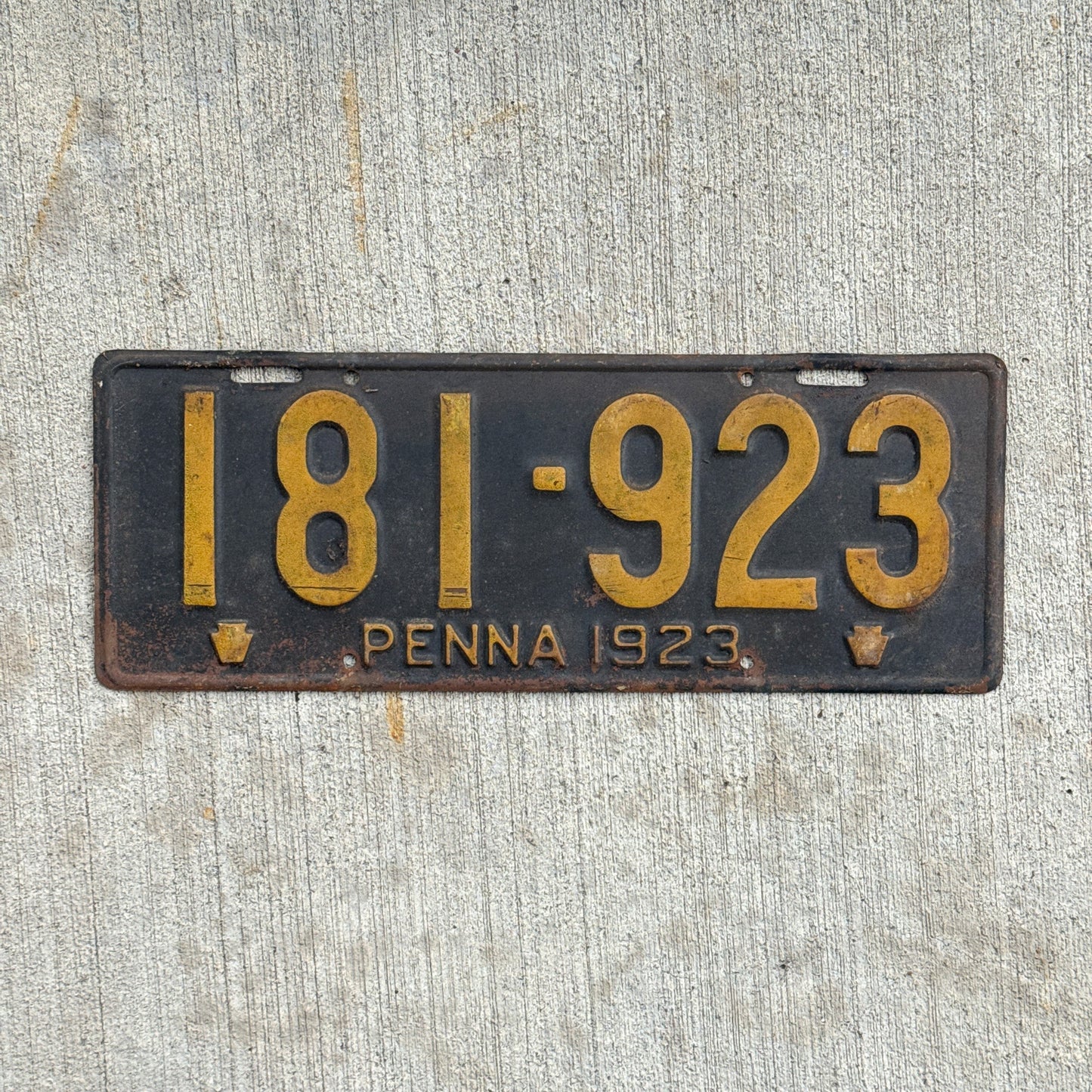 Photo of a 1923 Pennsylvania License Plate Auto Tag Garage Decor Vintage 181 923 with original patina