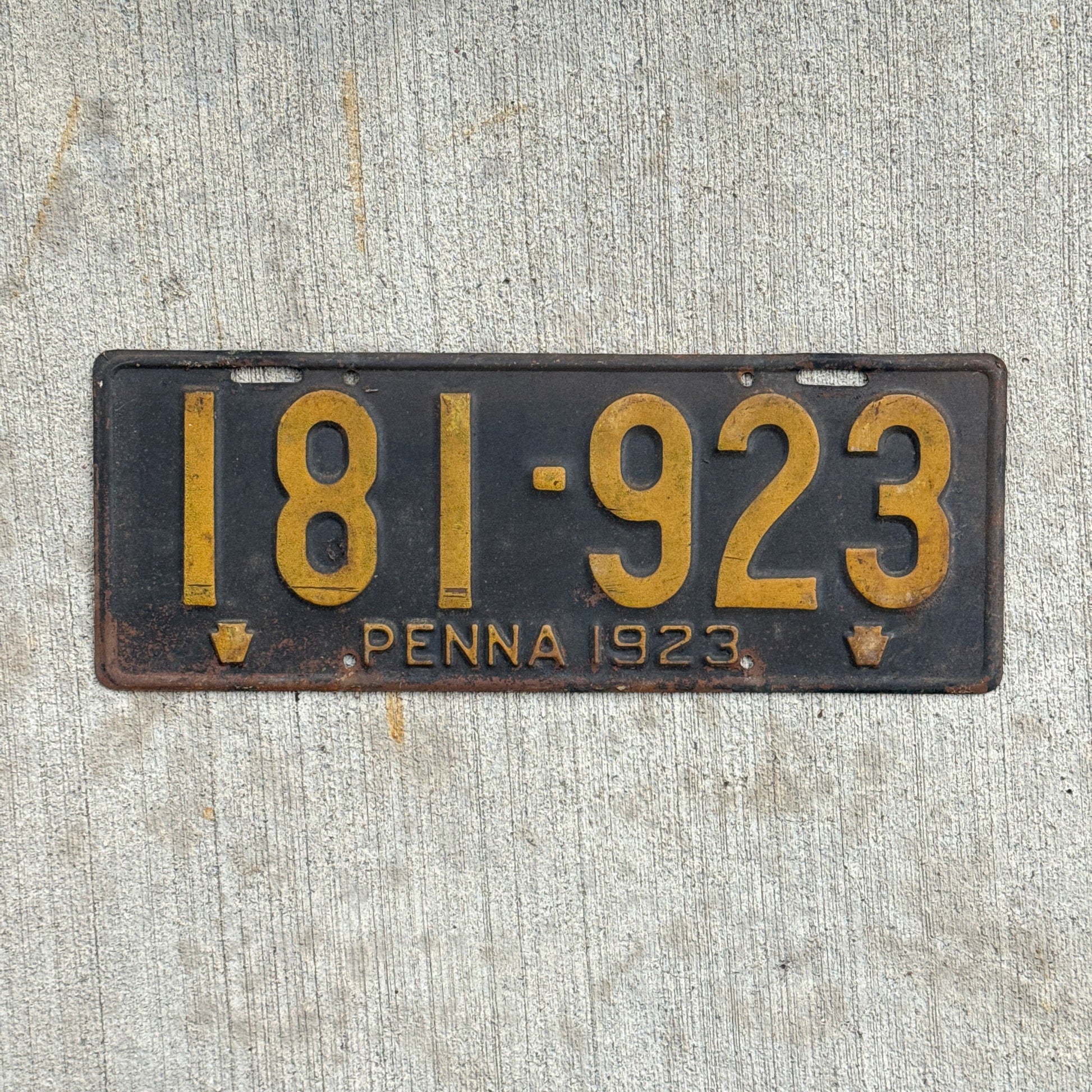 Photo of a 1923 Pennsylvania License Plate Auto Tag Garage Decor Vintage 181 923 with original patina