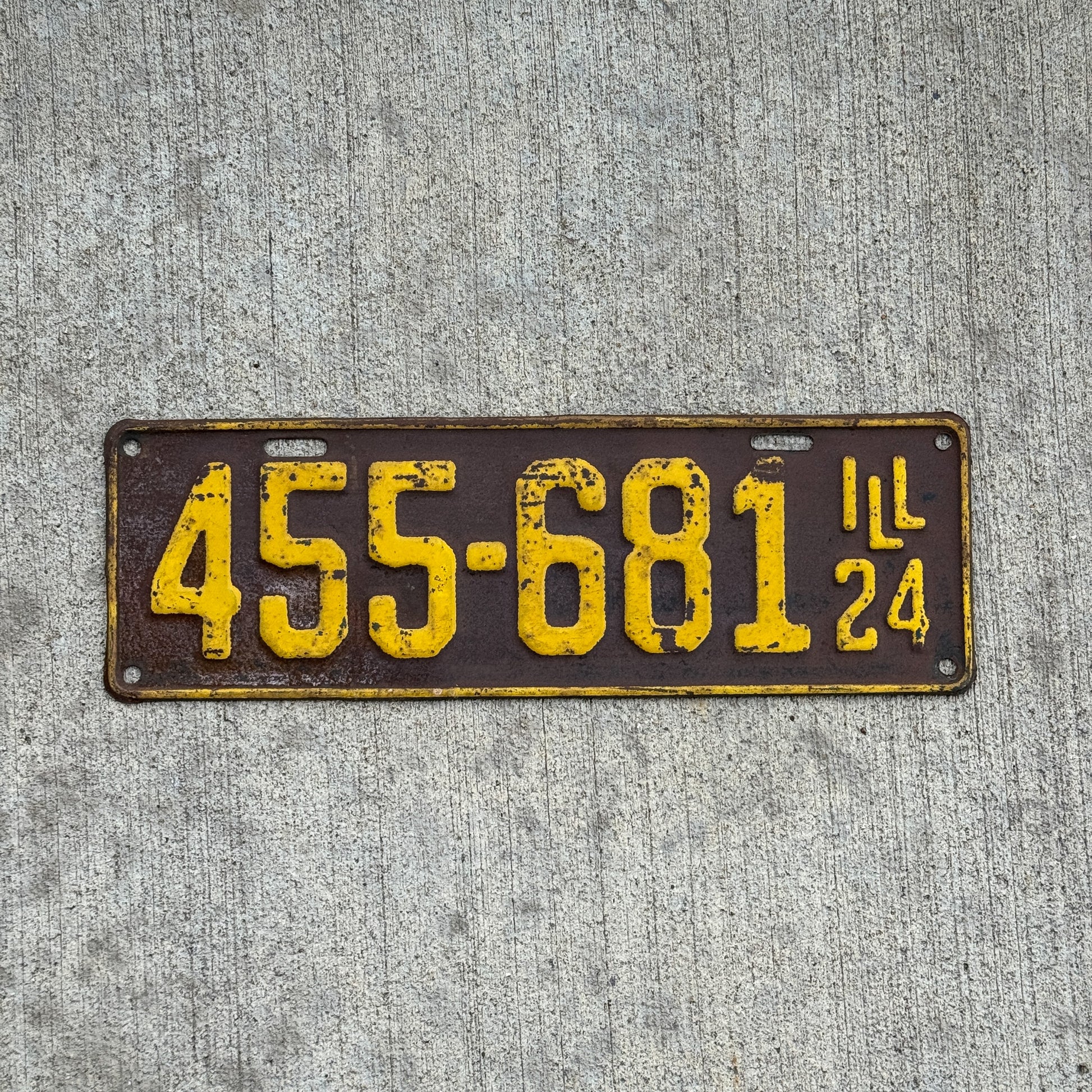 Photo of a 1924 Illinois License Plate Auto Tag Garage Decor Vintage 455 681 with original patina