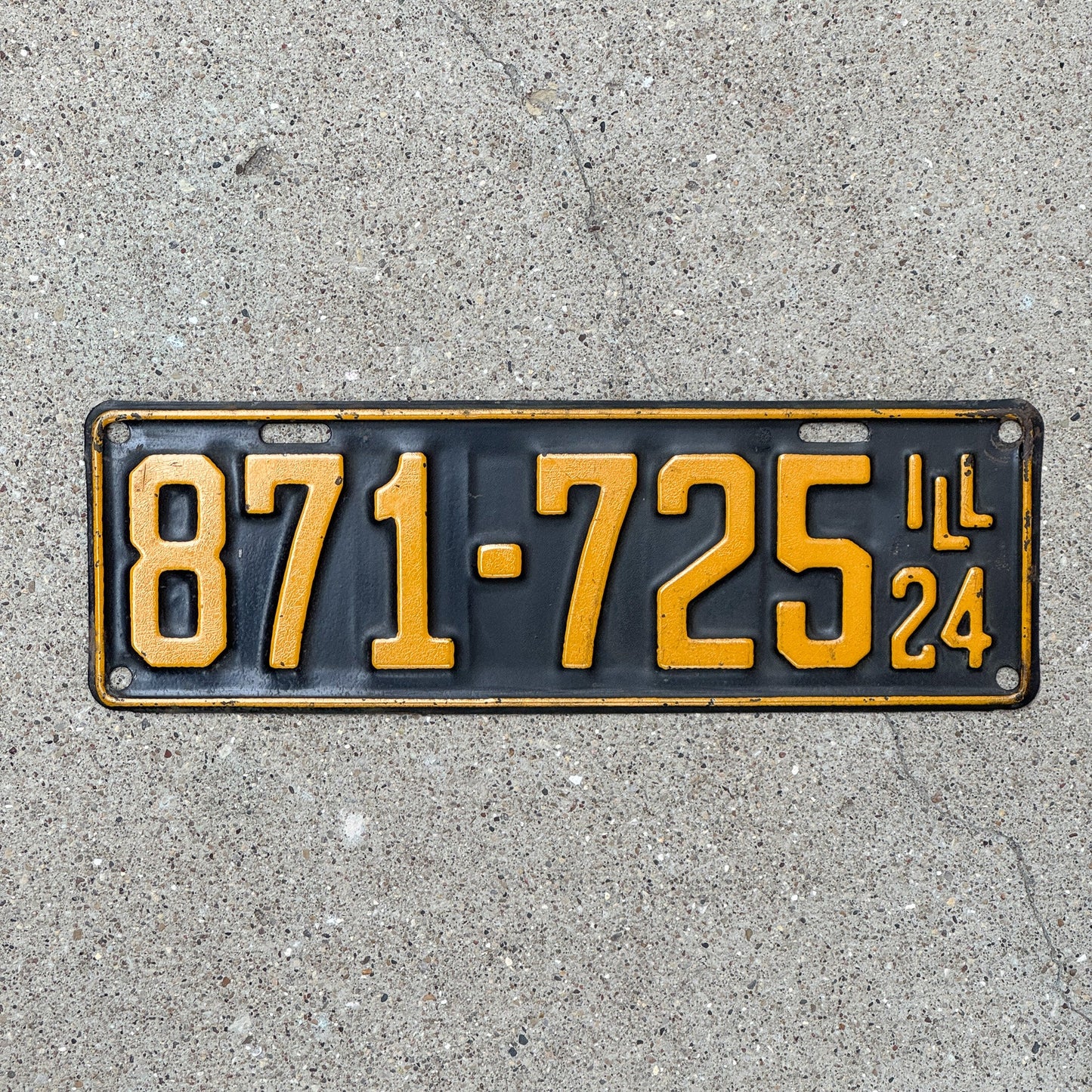 Photo of a 1924 Illinois License Plate Auto Tag Garage Decor Vintage High Quality 871 725 with original patina