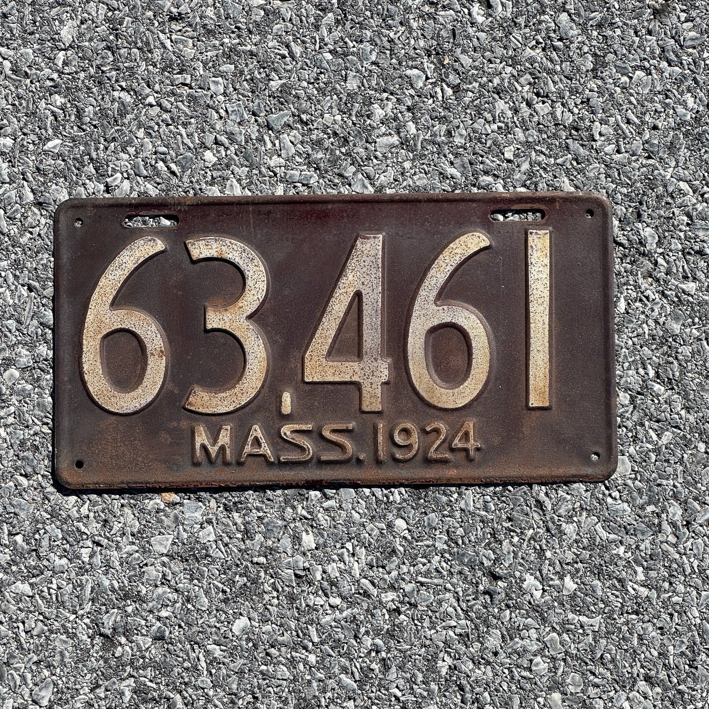 Photo of a 1924 Massachusetts License Plate Auto Tag Garage Decor Vintage 63461