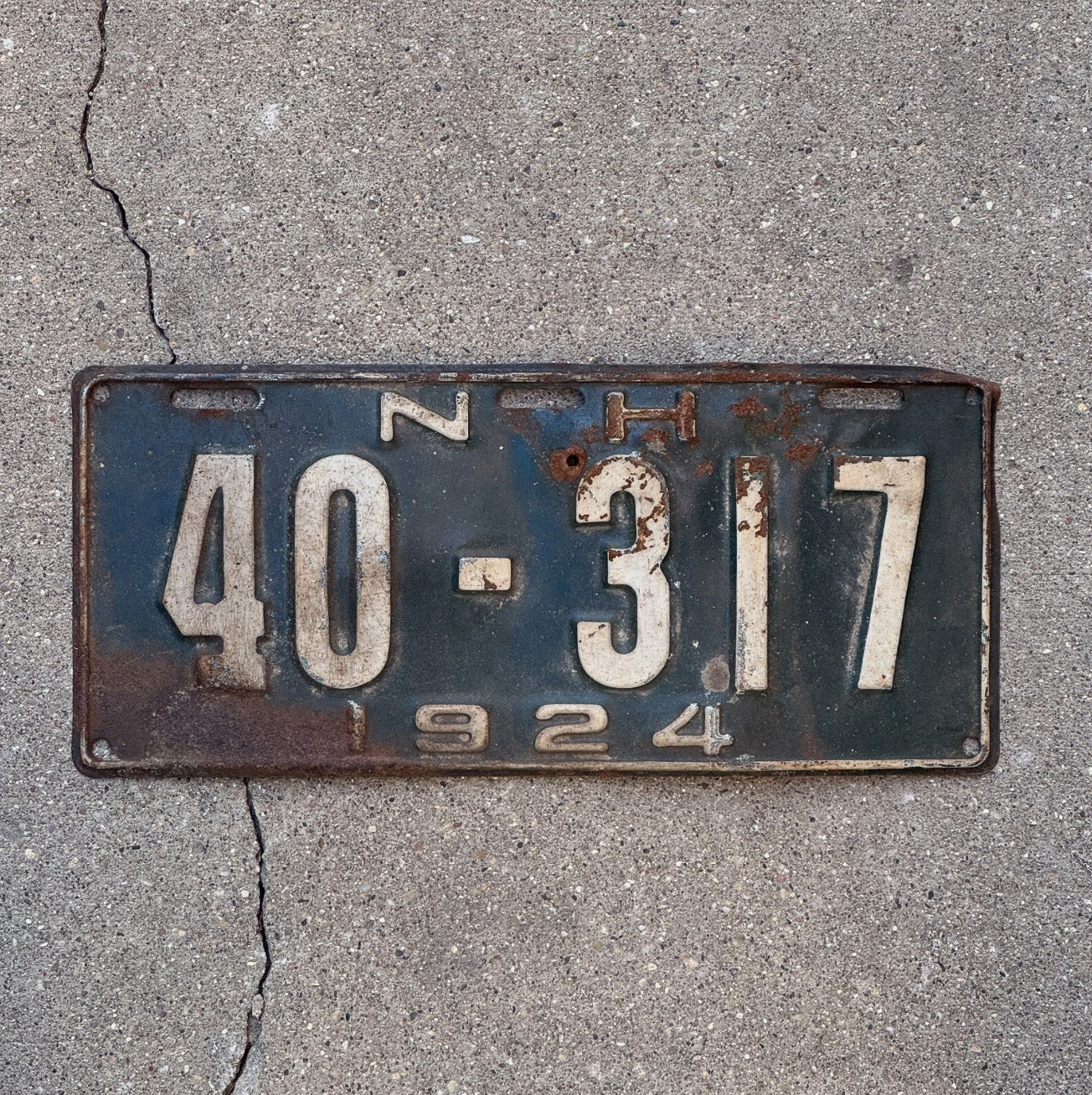 Photo of a 1924 New Hampshire License Plate Auto Tag 1 Garage Decor 40 317