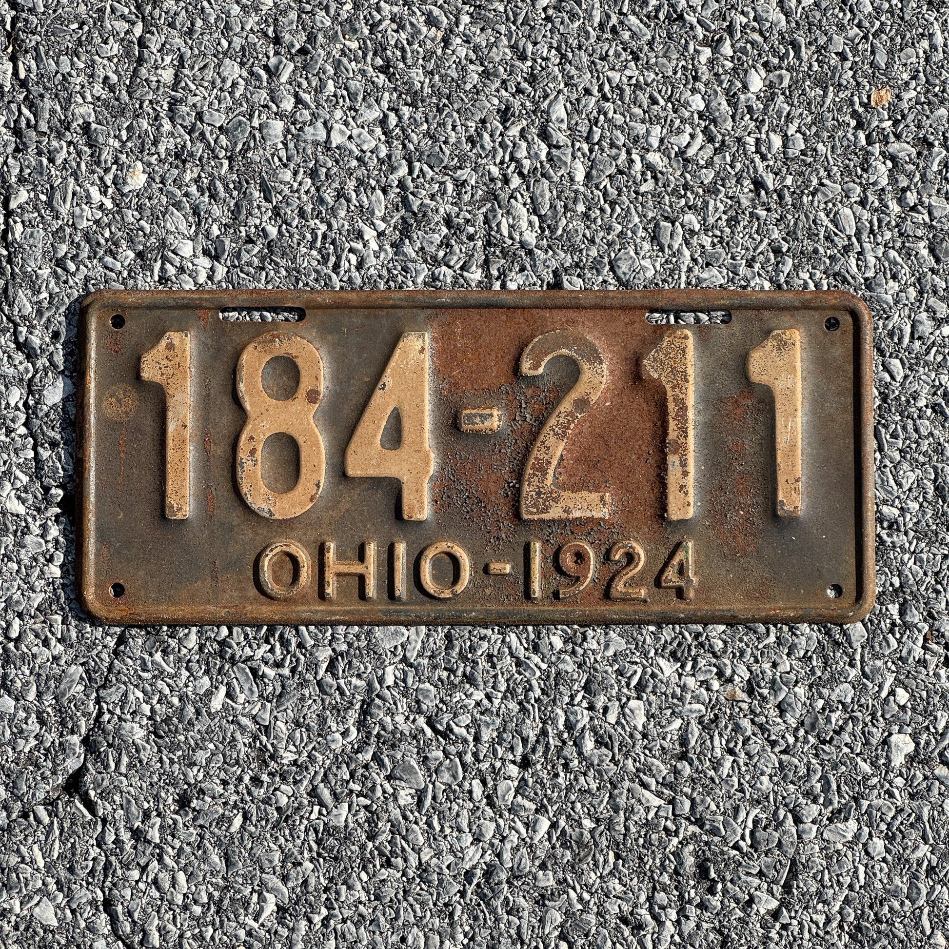 Photo of a 1924 Ohio License Plate Auto Tag Garage Decor Vintage 184 211