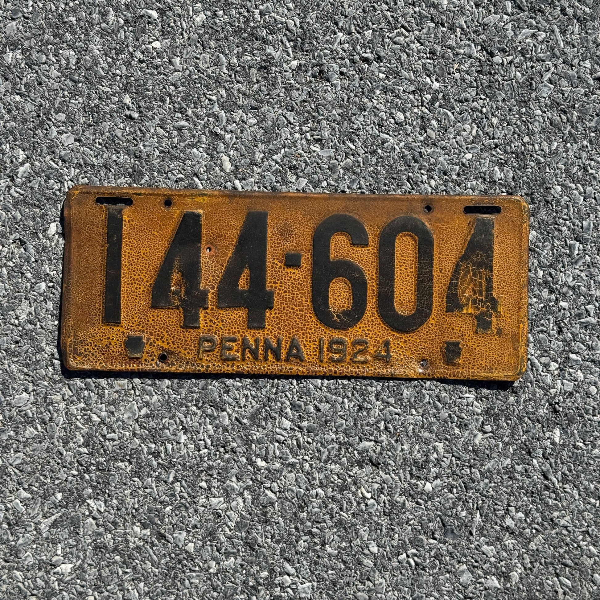 Photo of a 1924 Pennsylvania License Plate Auto Tag Garage Decor Vintage 144604