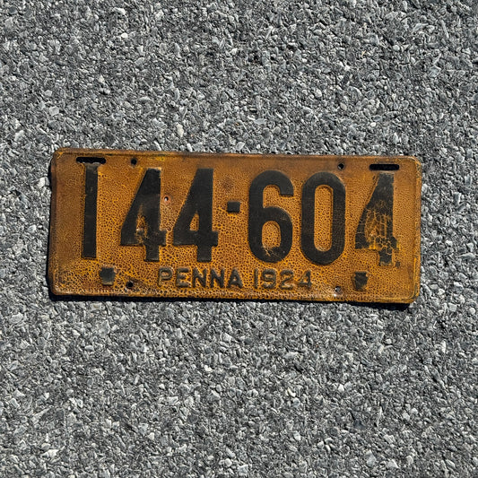 Photo of a 1924 Pennsylvania License Plate Auto Tag Garage Decor Vintage 144604