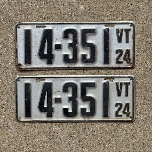Photo of a 1924 Vermont License Plate Pair Auto Tag Garage Decor Vintage 14 351
