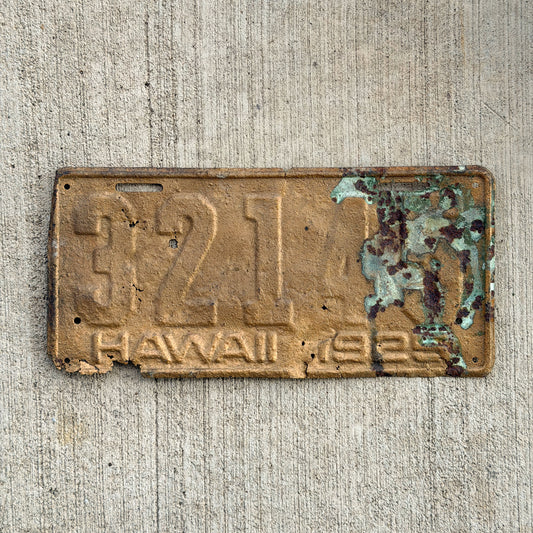 Photo of a 1925 Hawaii License Plate Auto Tag Garage Decor Vintage 321 45 with original patina