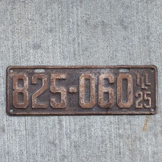 Photo of a 1925 Illinois License Plate Auto Tag Garage Decor Vintage 825 060 with original patina