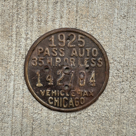Photo of a 1925 Illinois Vehicle Tax License Plate Auto Tag Garage Decor Vintage Chicago 35 H.P Or Less 142784 with original patina
