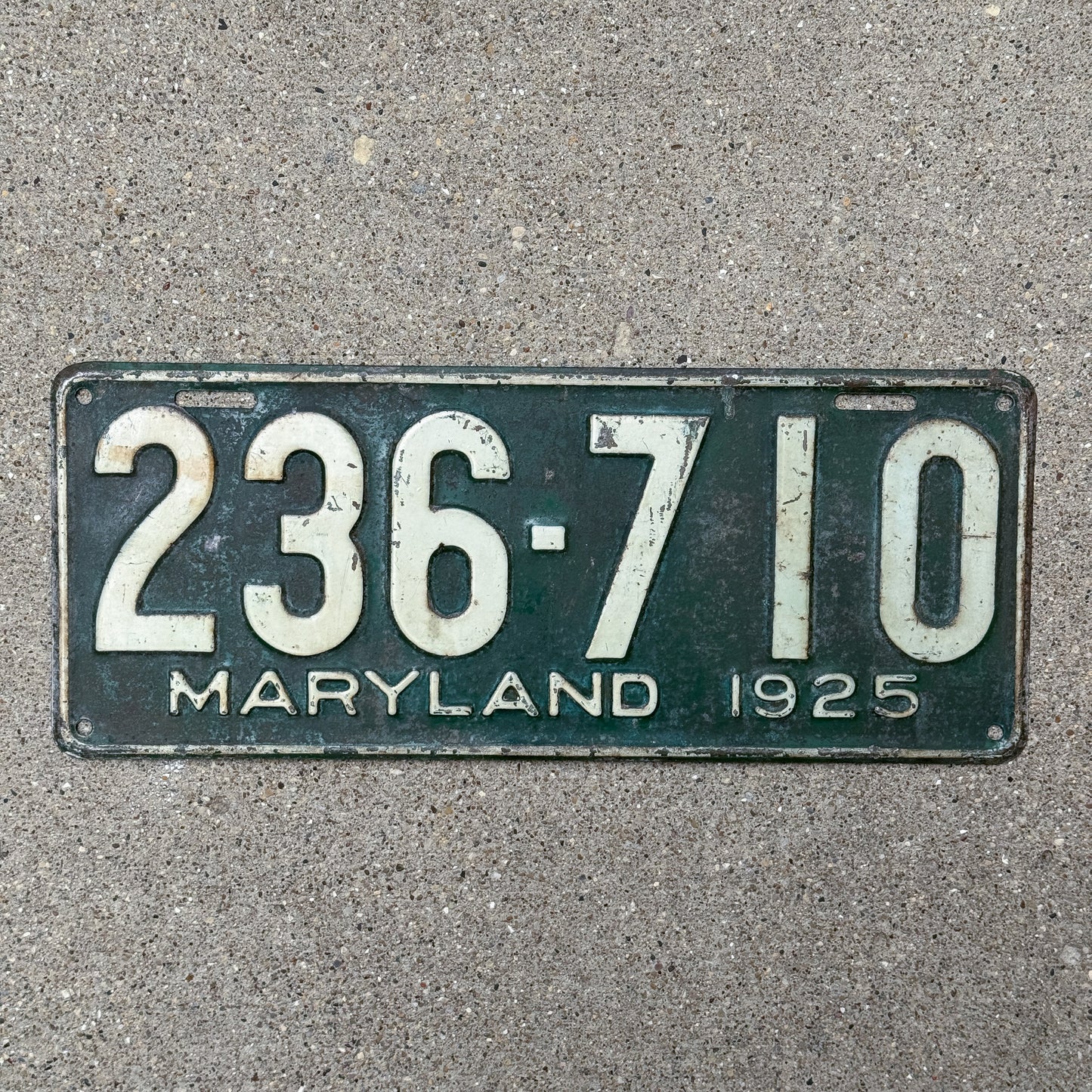 Photo of a 1925 Maryland License Plate Auto Tag Garage Decor Vintage 236 710 with original patina