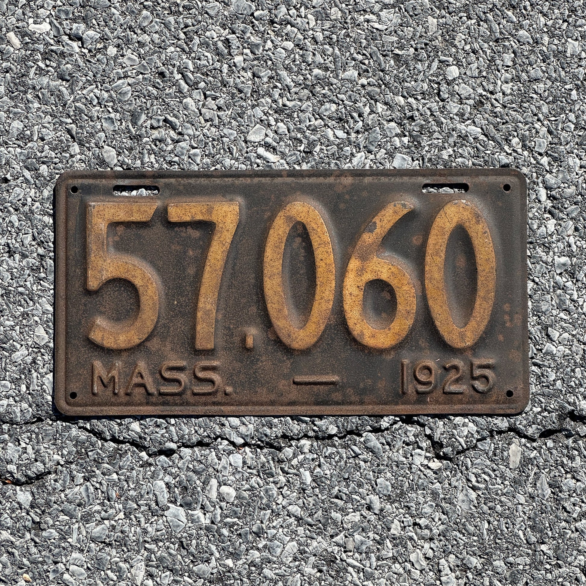 Photo of a 1925 Massachusetts License Plate Auto Tag Garage Decor Vintage 57060