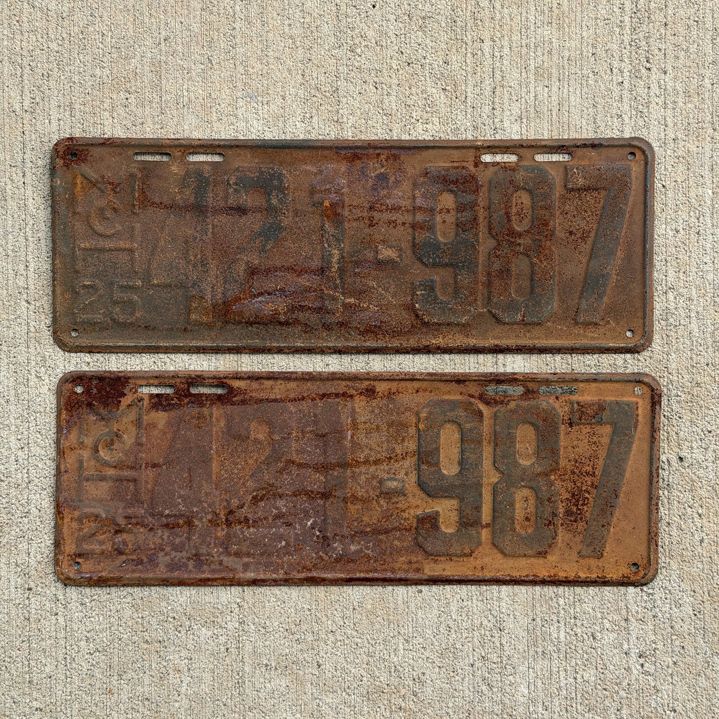 Photo of a 1925 Michigan License Plate Pair Auto Tag Garage Decor Vintage 421 987 with original patina