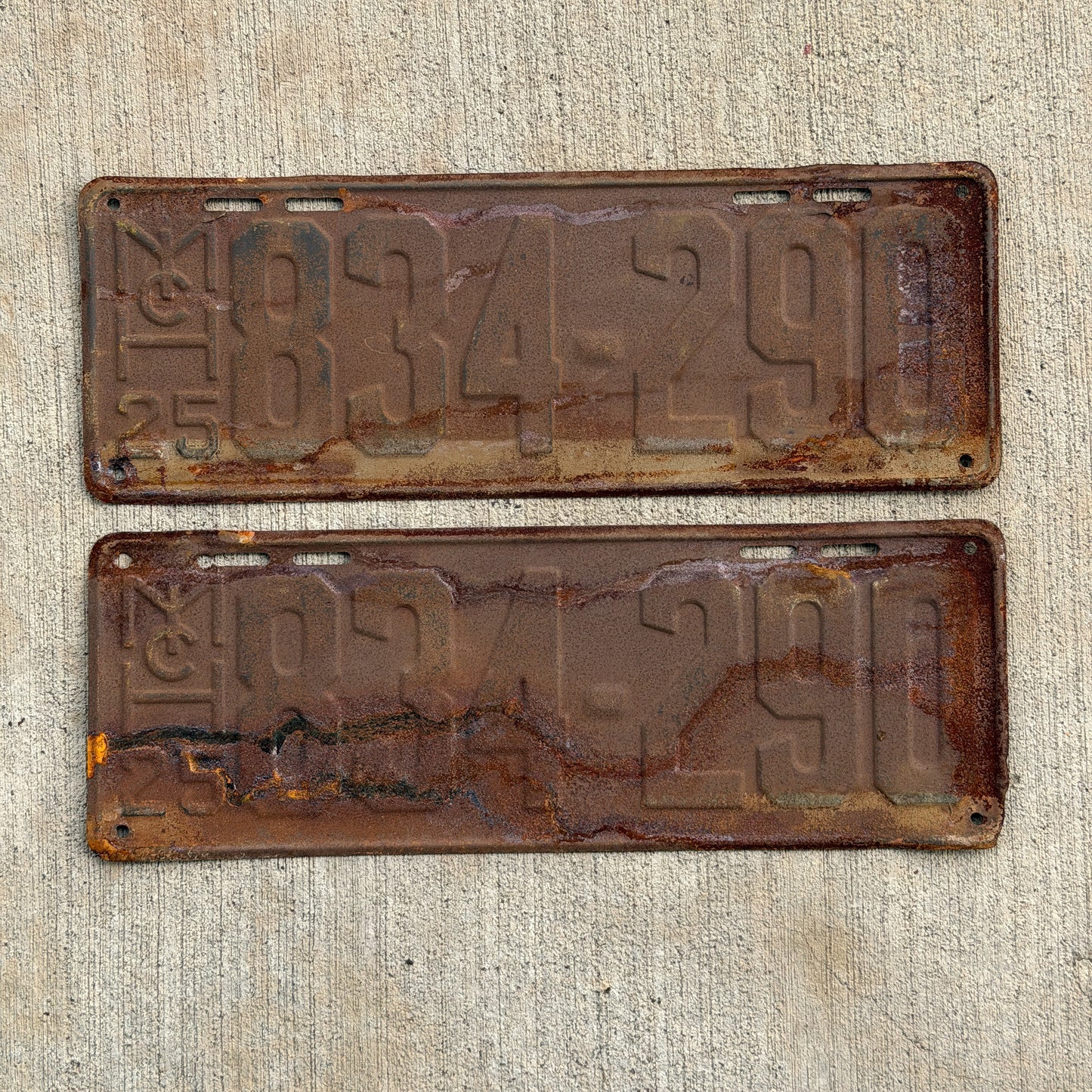 Photo of a 1925 Michigan License Plate Pair Auto Tag Garage Decor Vintage 834 290 with original patina