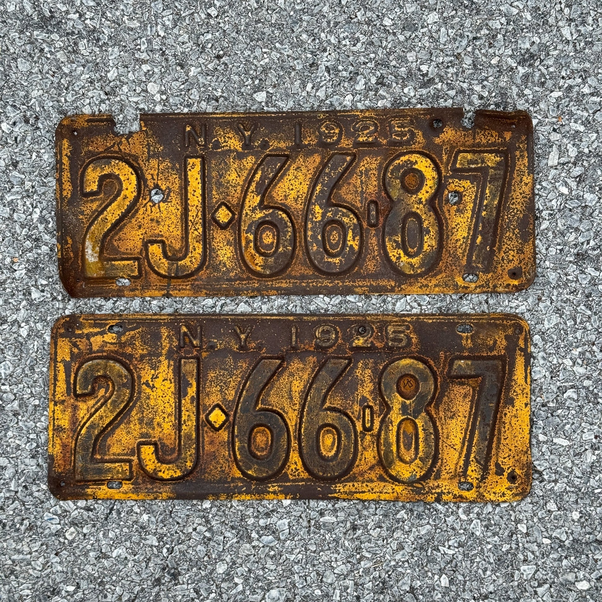 Photo of a 1925 New York License Plate Pair Auto Tag Garage Decor Vintage 2J 66 87