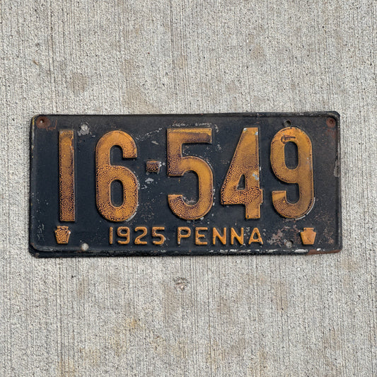 Photo of a 1925 Pennsylvania License Plate Auto Tag Garage Decor Vintage 16 549 with original patina