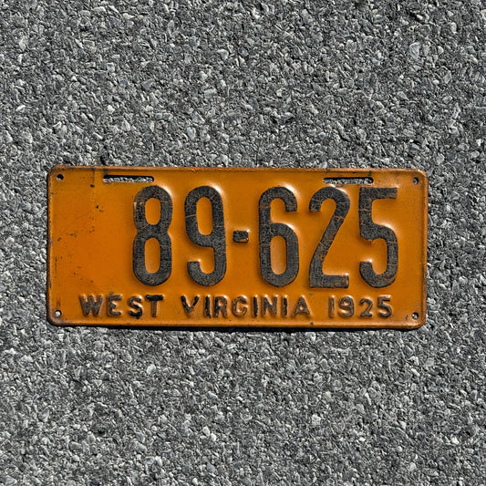 Photo of a 1925 West Virginia License Plate Auto Tag Garage Decor Vintage 89 625