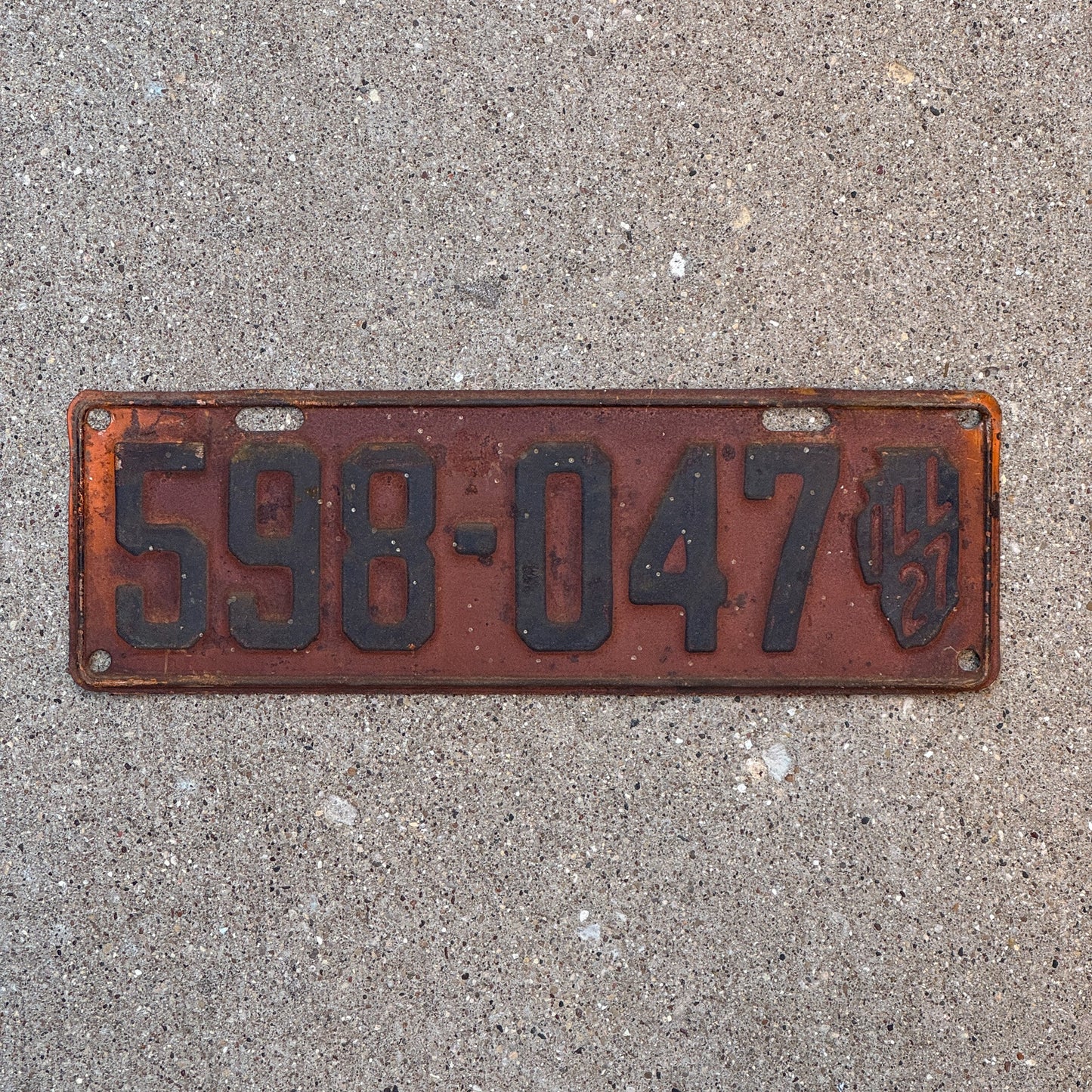 Photo of a 1927 Illinois License Plate Auto Tag 1 Garage Decor Iconic State Shape 598 047 with original patina
