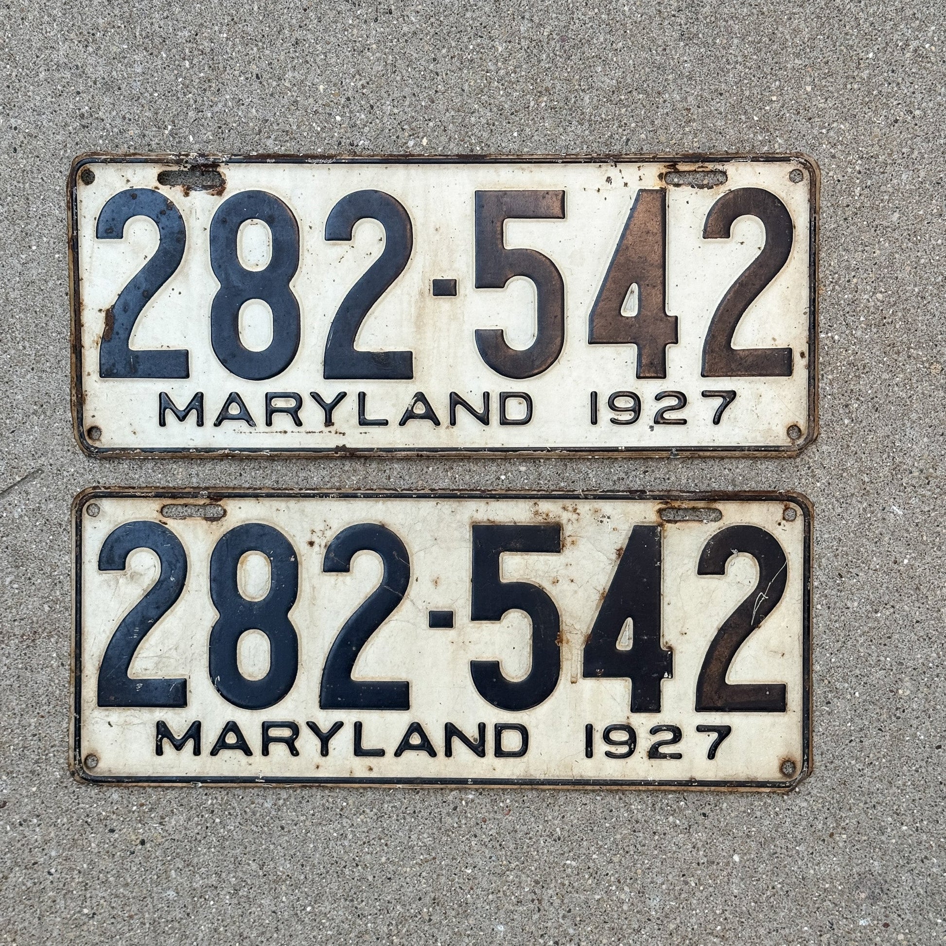 Photo of a 1927 Maryland License Plate Pair Auto Tag Garage Decor Vintage 282 542 with original patina