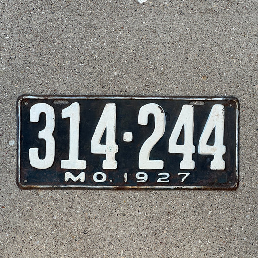 Photo of a 1927 Missouri License Plate Auto Tag Garage Decor Vintage 314 244