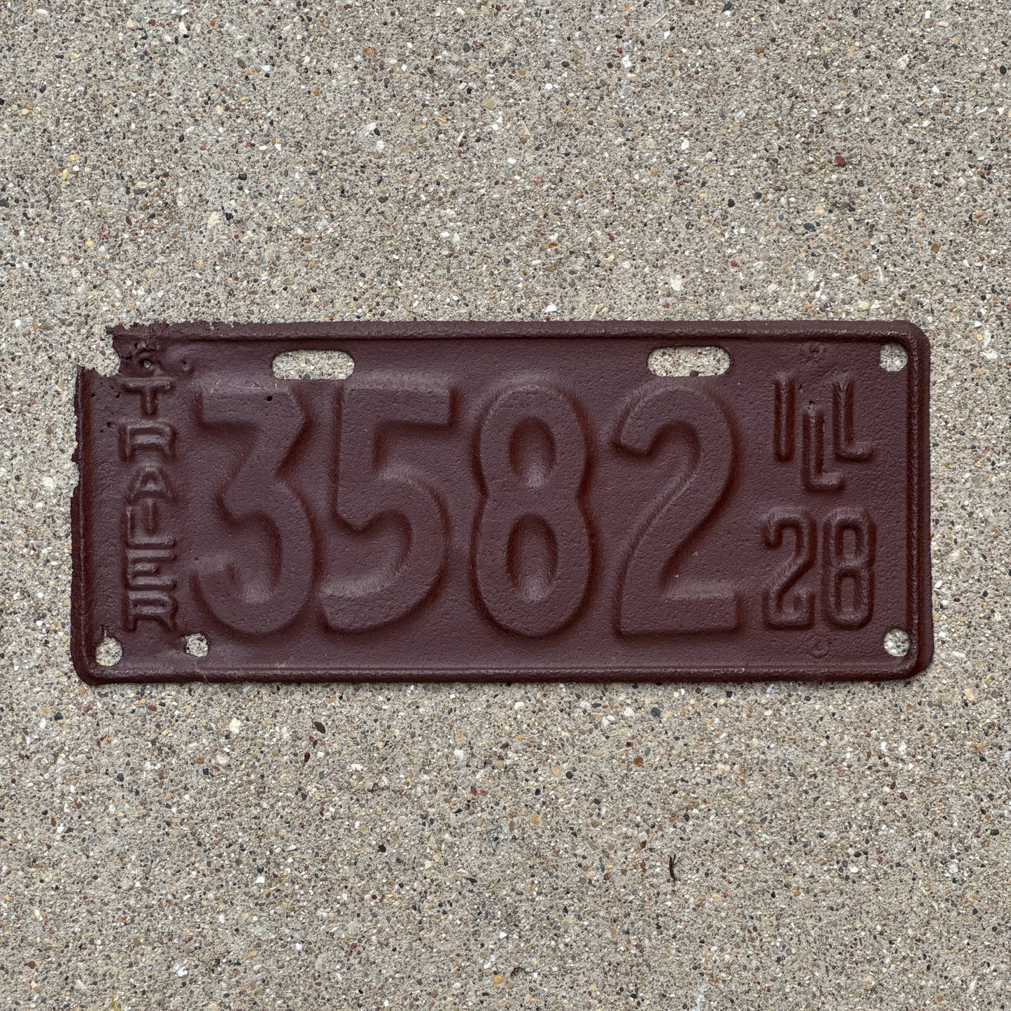 Photo of a 1928 Illinois Trailer License Plate Auto Tag Garage Decor Vintage 3582