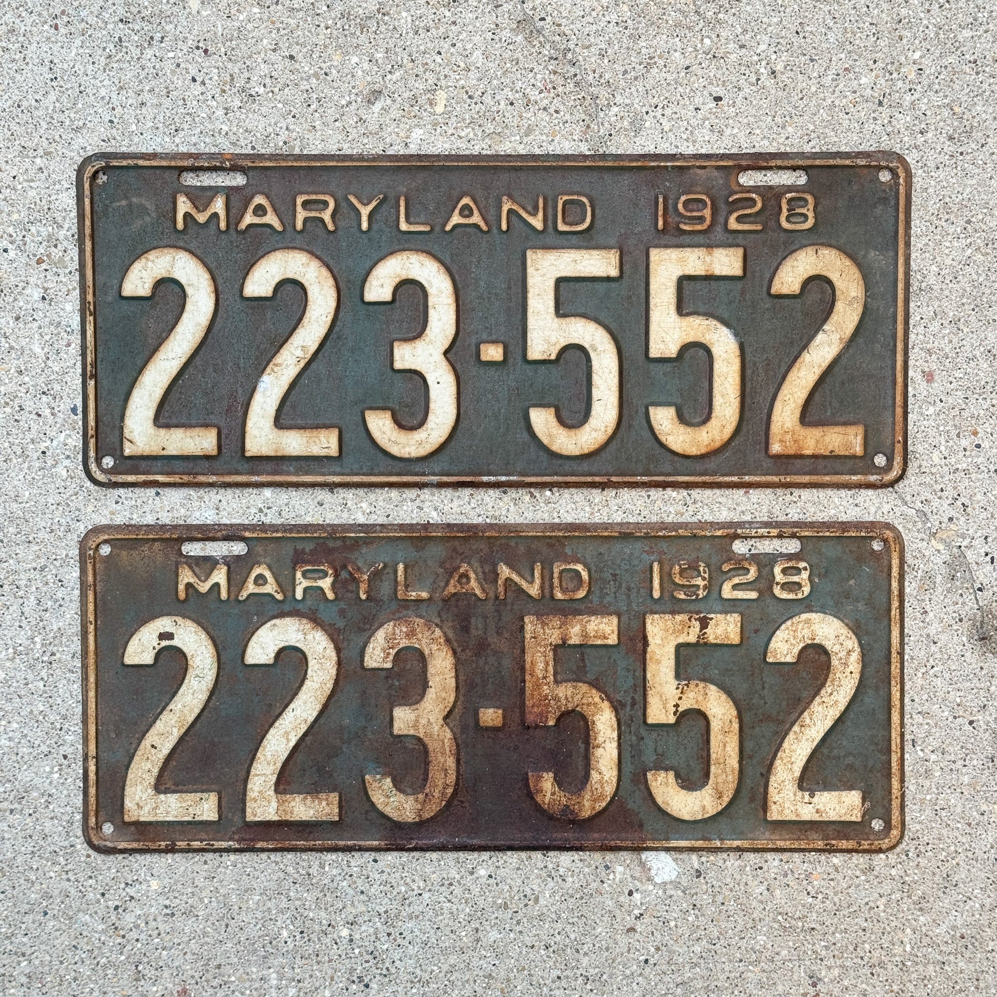 Photo of a 1928 Maryland License Plate Pair Auto Tag Garage Decor Vintage 223 552 with original patina