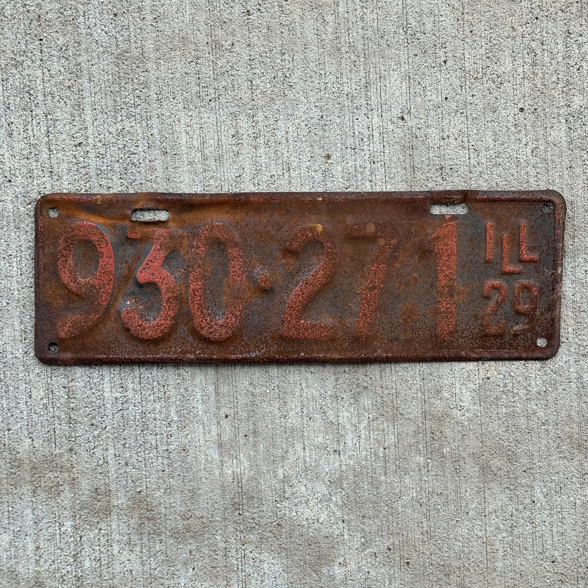 Photo of a 1929 Illinois License Plate Auto Tag Garage Decor Vintage Ford Model A Year 930 271 with original patina