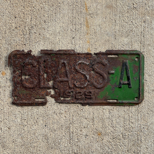 Photo of a 1929 Iowa Class A Weight Class License Plate Auto Tag Garage Decor Vintage