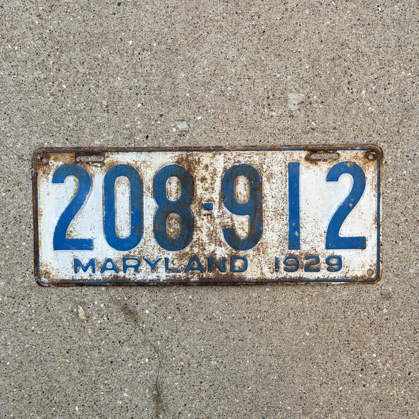 Photo of a 1929 Maryland License Plate Auto Tag Garage Decor Vintage 208 912 with original patina